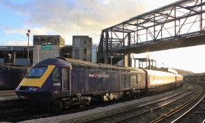 43 198 sits under the vanishing Royal Mail bridge at Bristol Temple Meads on the 19th December 2014